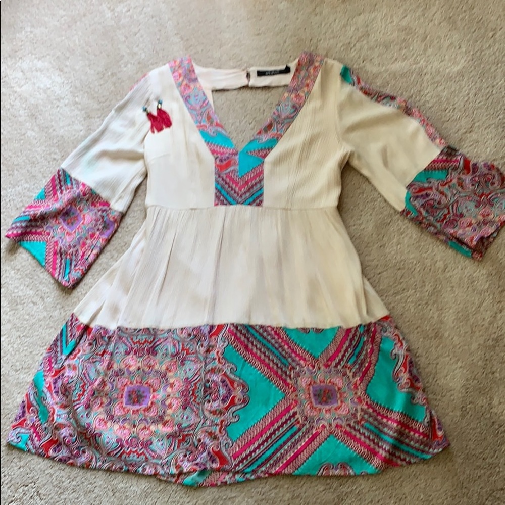 Colorful dress with bell sleeves